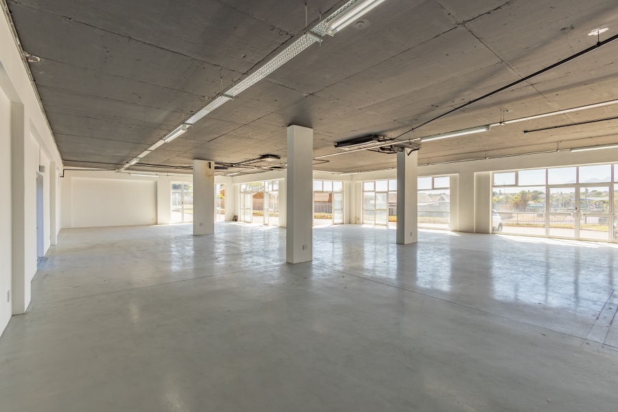 To Let commercial Property for Rent in Vredekloof Western Cape